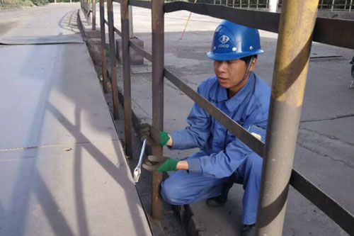 ＂我們還需不斷前進(jìn)＂-記地磅維檢作業(yè)區(qū)高工王亮